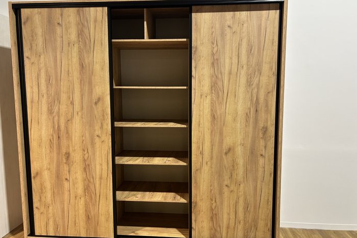 Armario corredera a medida — proyecto real Muebles Duarte, vista 3